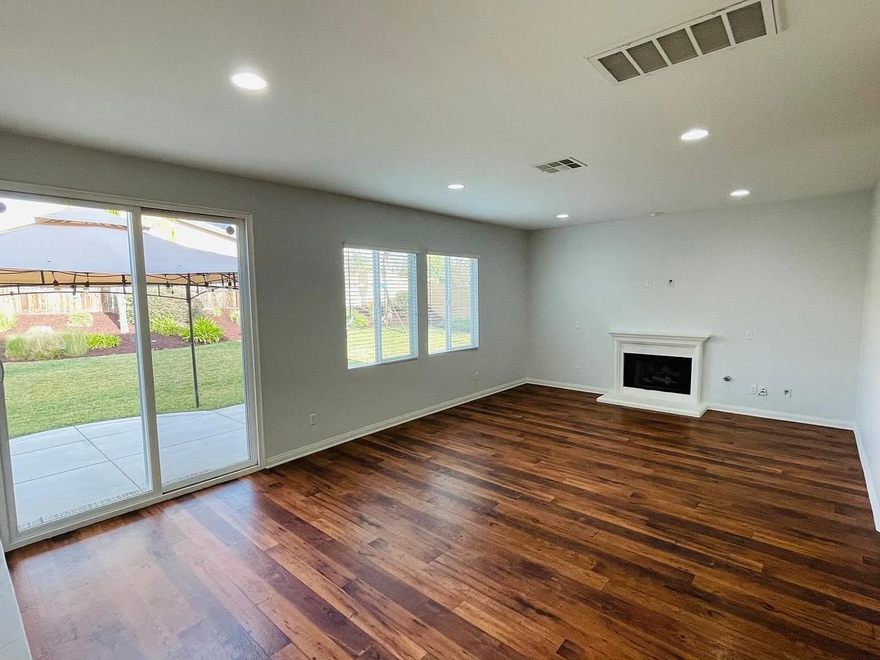 42864 Beamer Ct - Photo 5 of 20