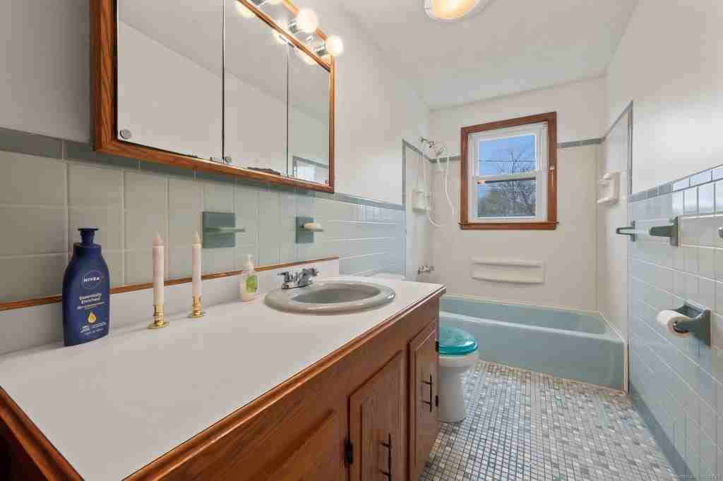 62 Briarwood Rd #2 - Photo 6 of 9