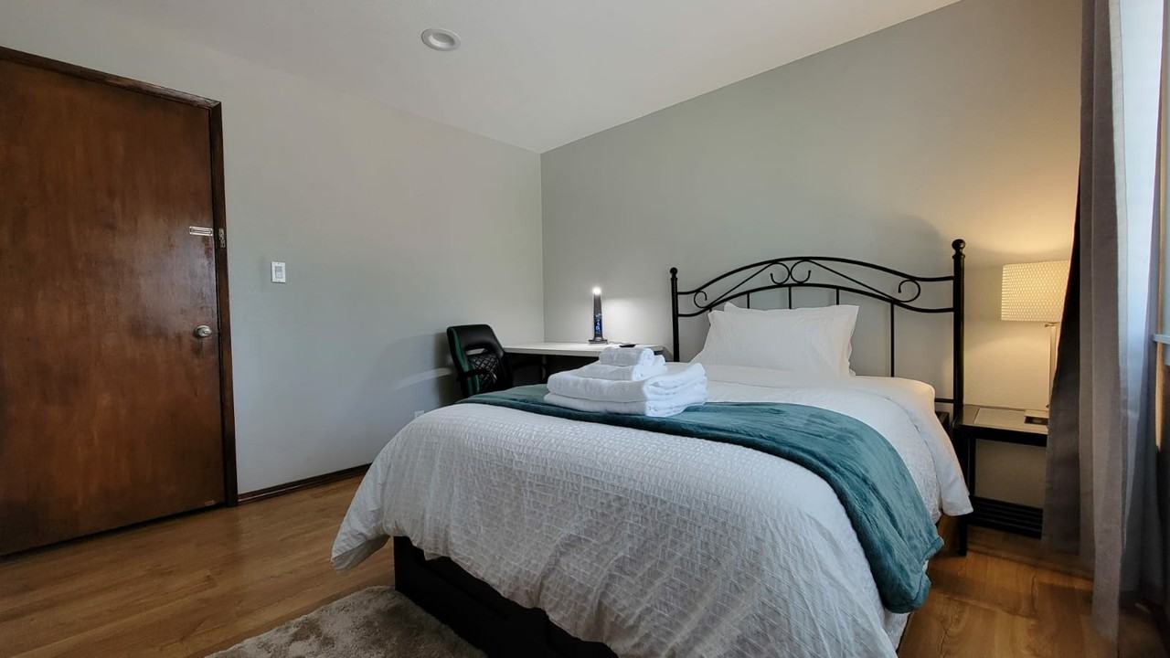 1803 N 200th St - Photo 4 of 20