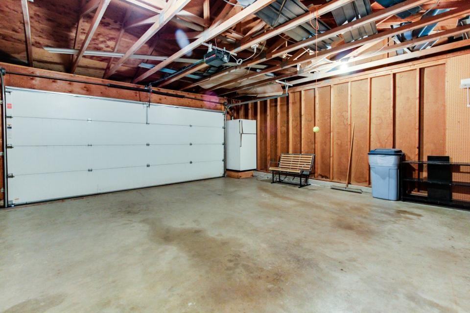 3300 E Fort Union Blvd - Photo 5 of 19