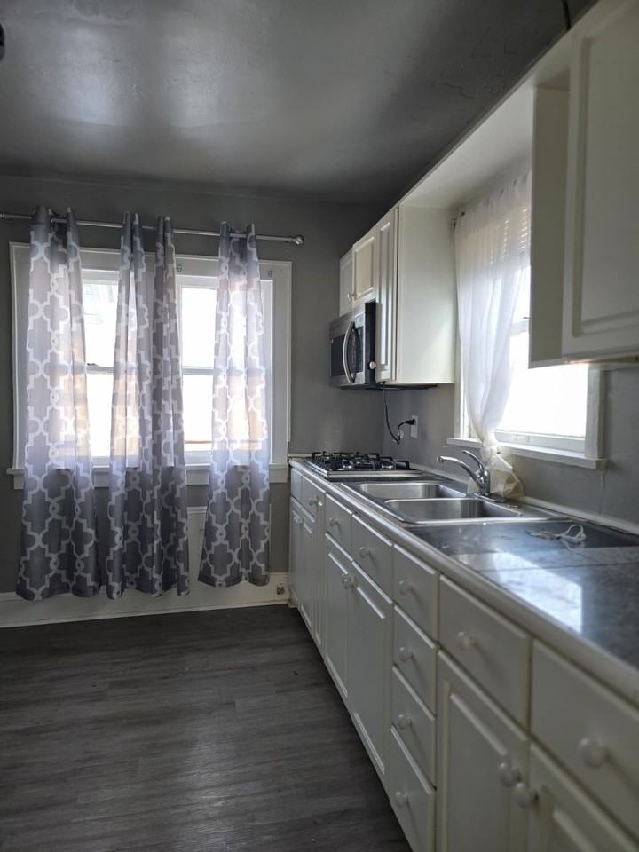 2470 N - Photo 2 of 6