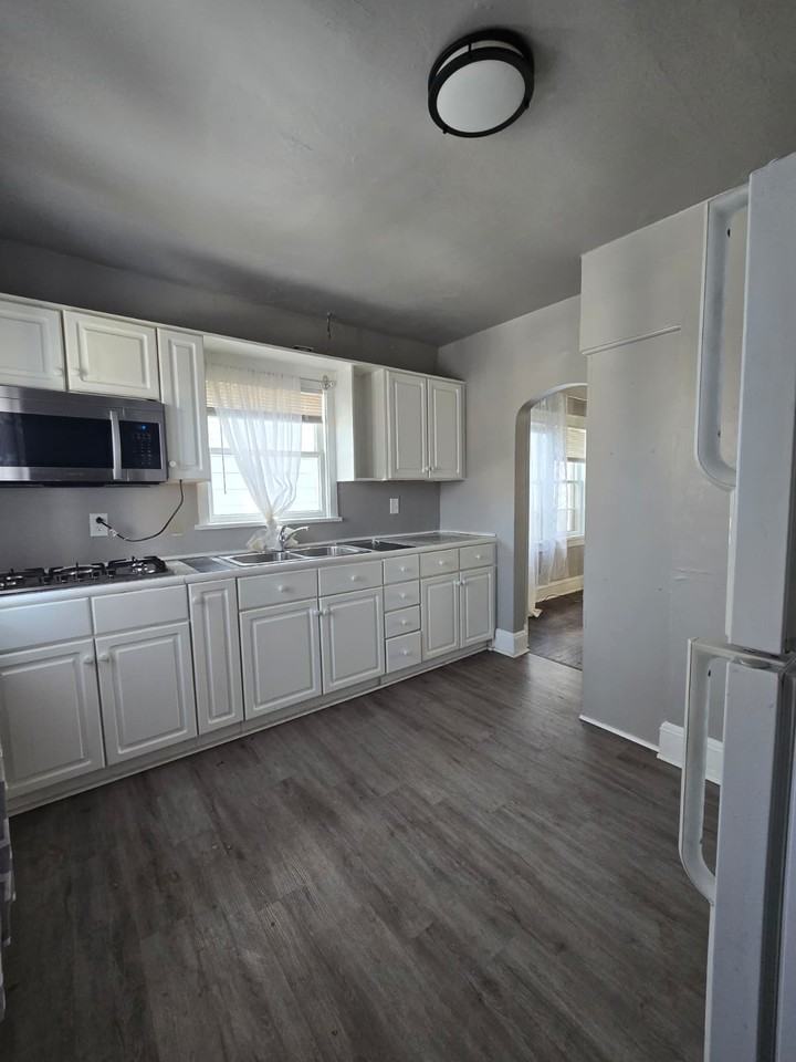 2470 N - Photo 4 of 6