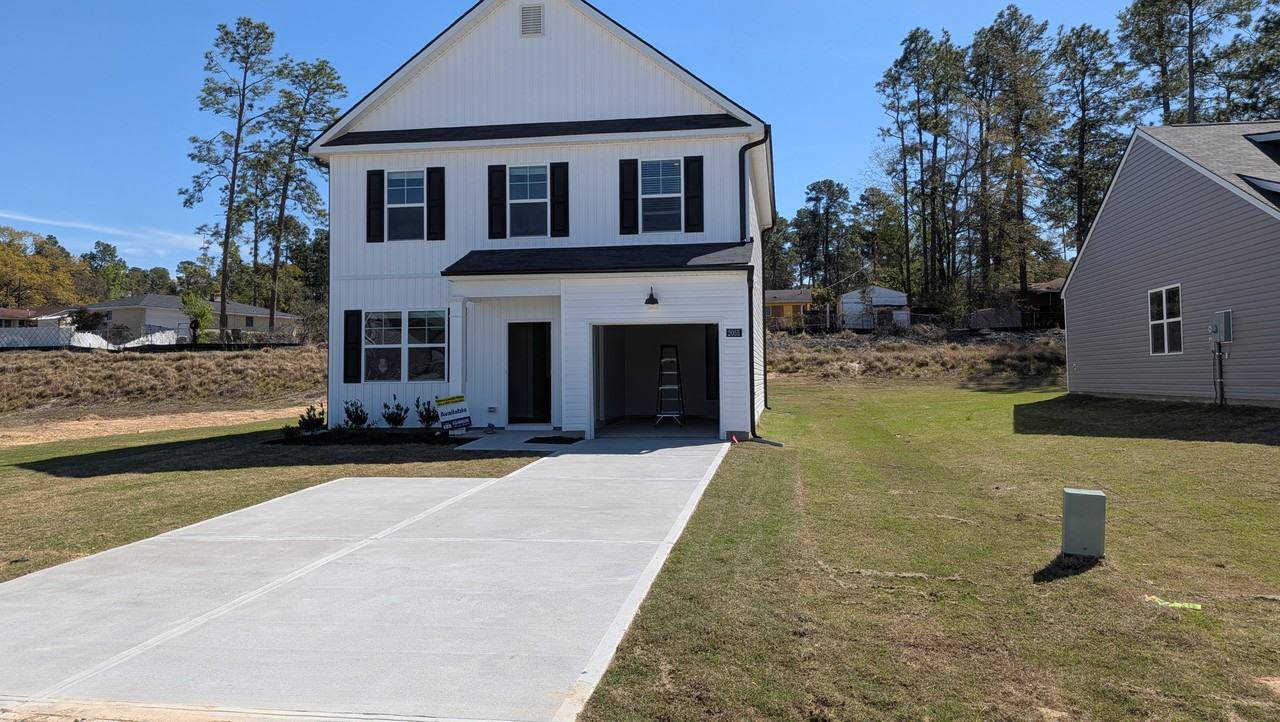 2055 Signal Court Rd - Photo 3 of 7