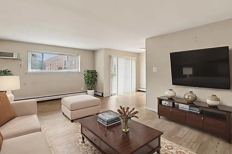 259 Chestnut St #B - Photo 2 of 9