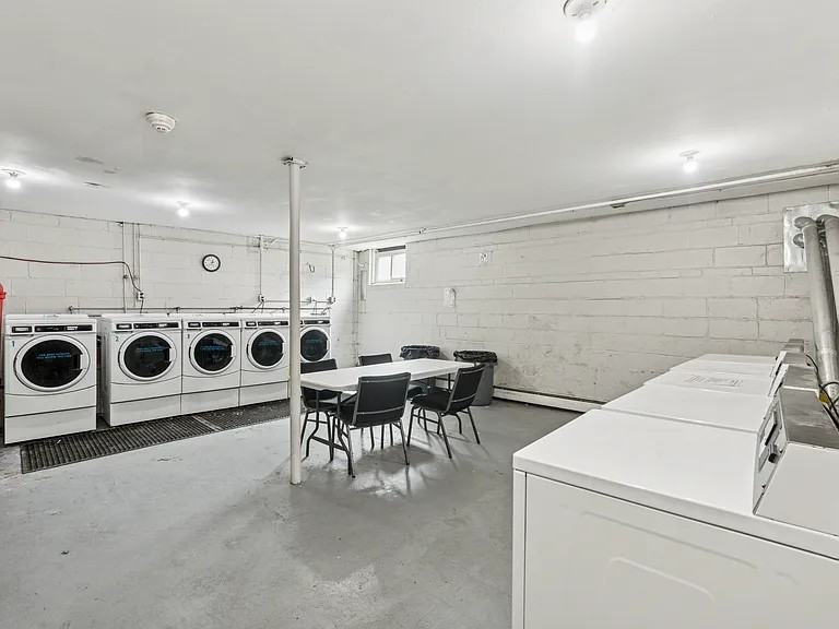 259 Chestnut St #B - Photo 7 of 9