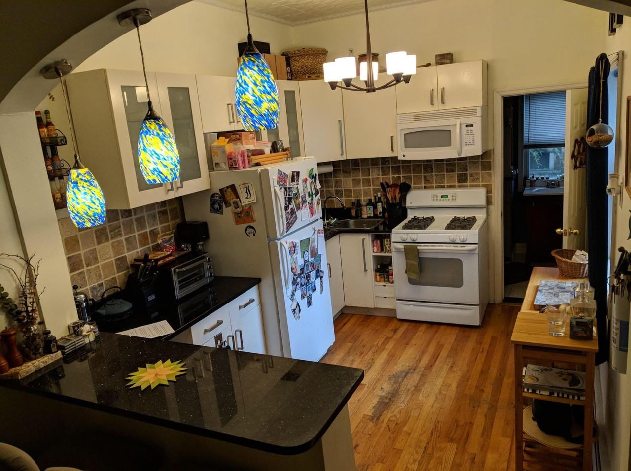 712 6th St - Photo 3 of 6