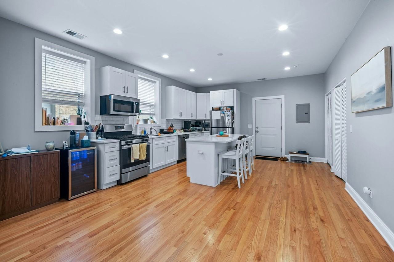 612 West Stratford Place, Unit 2R - Photo 2 of 13