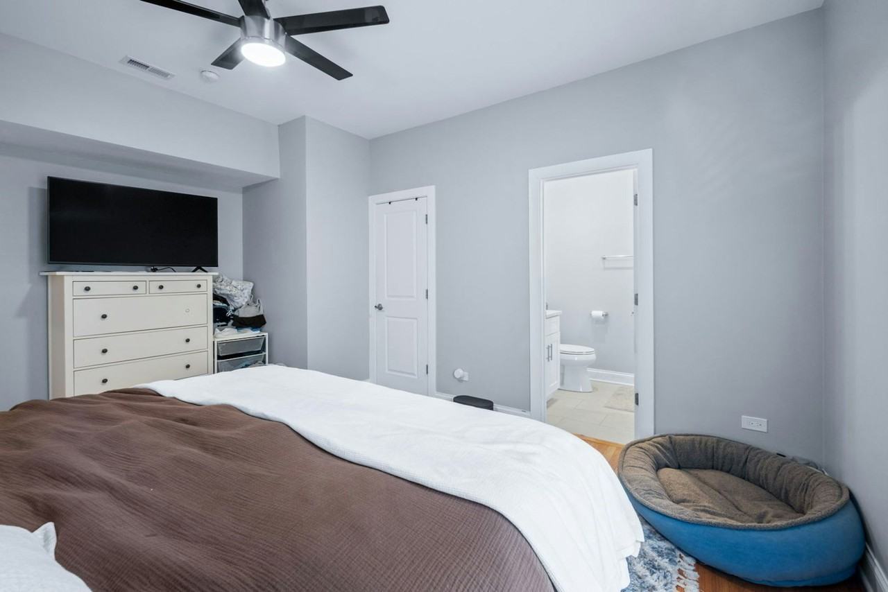 612 West Stratford Place, Unit 2R - Photo 7 of 13