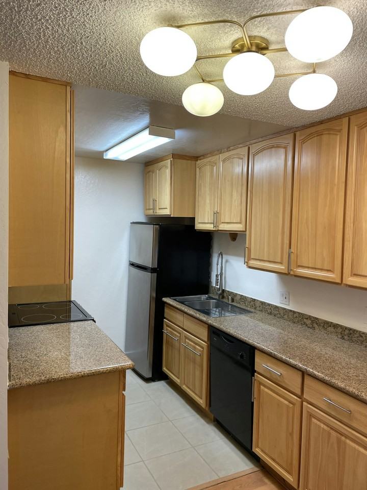 402 Boardwalk Avenue, Unit #9 - Photo 3 of 11