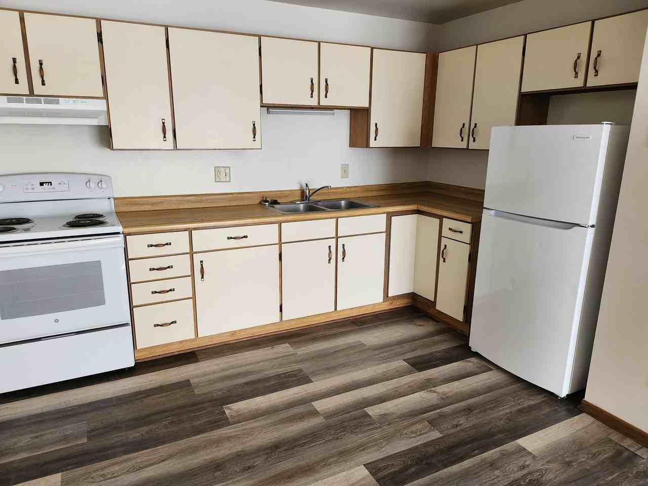 657 Foxtree Circle - Photo 4 of 15