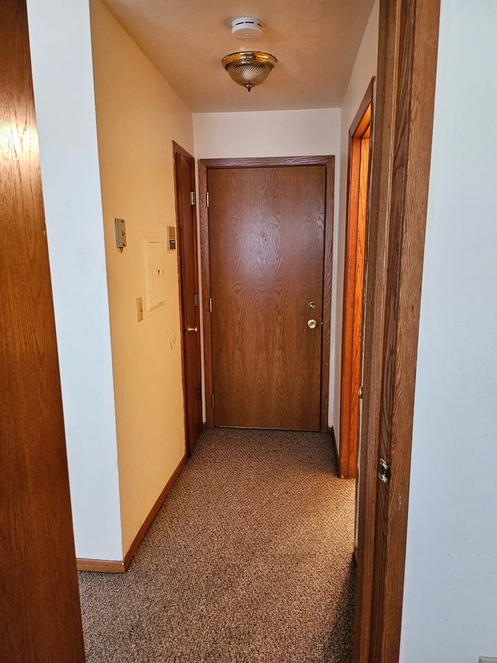 313 E Market St - Photo 2 of 6