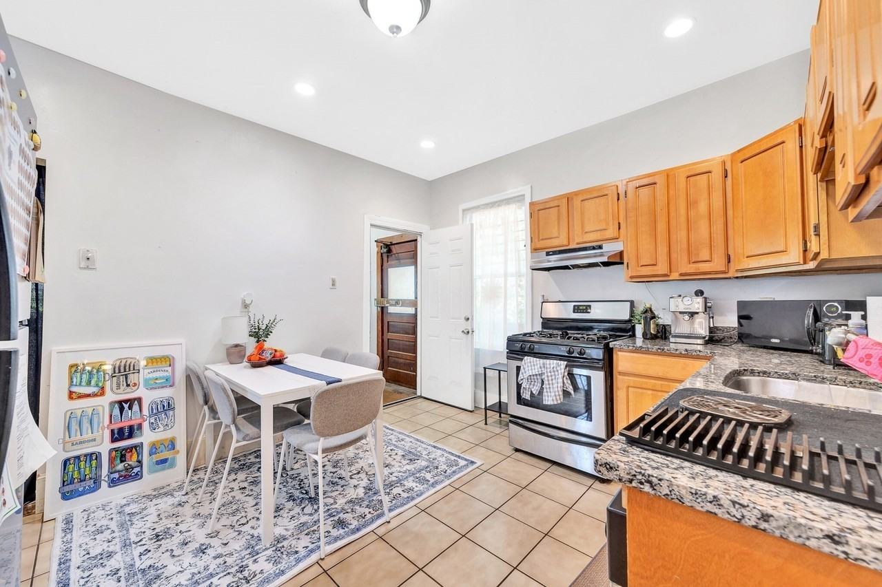 22 Fisher Avenue - Photo 7 of 39