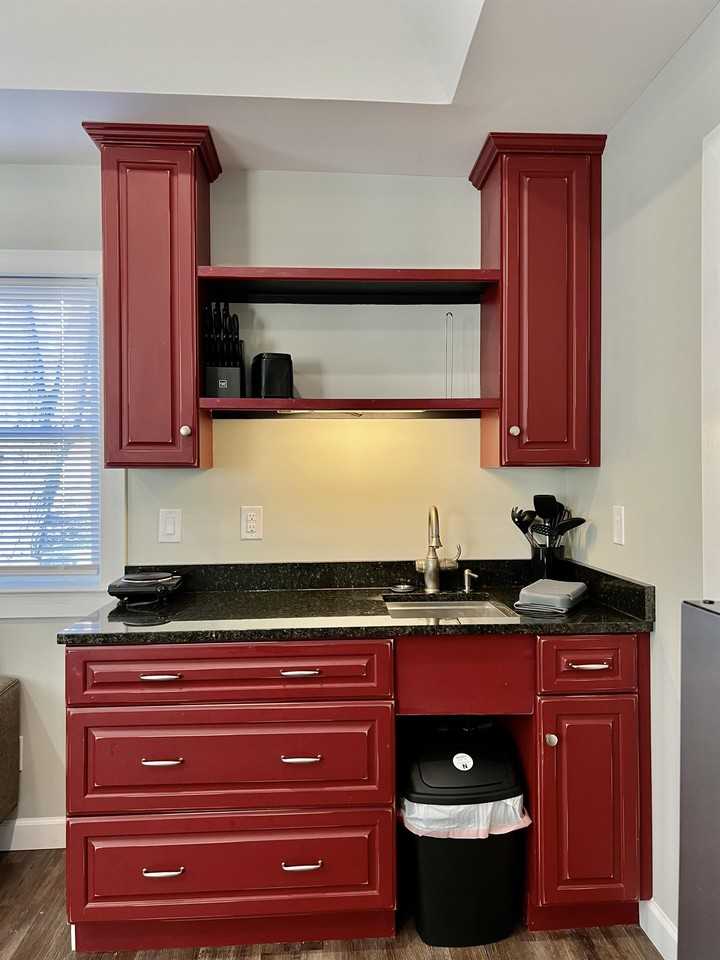 1008 Grove St #B - Photo 4 of 12