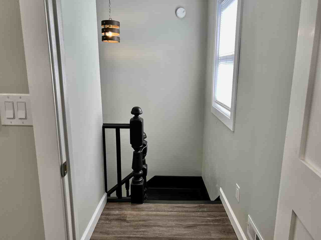 1008 Grove St #B - Photo 7 of 12