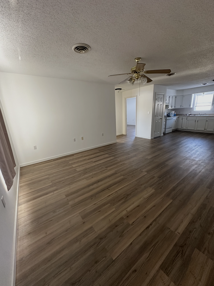 202 Pine Street - Photo 3 of 4