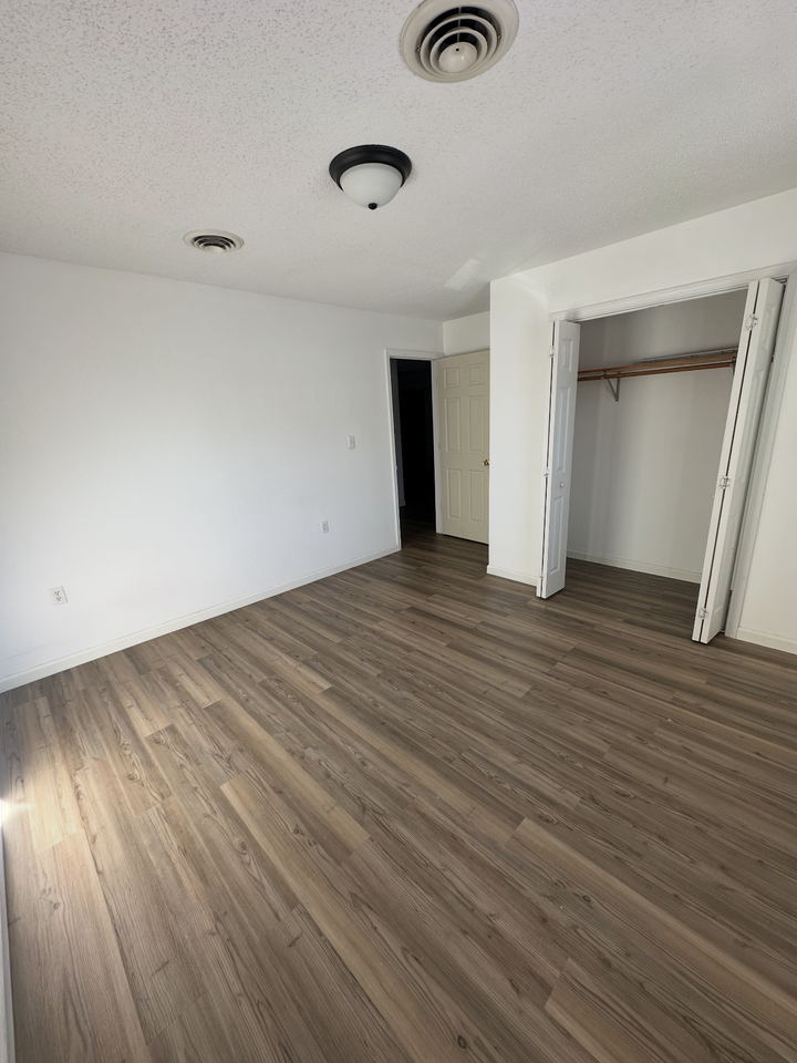 202 Pine Street - Photo 4 of 4