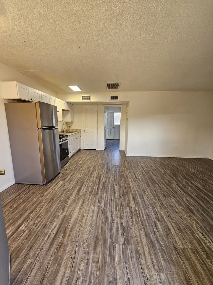 720 E Siesta Dr #3 - Photo 2 of 10