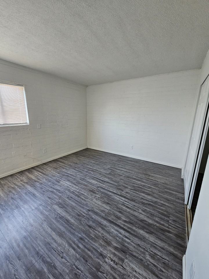 720 E Siesta Dr #3 - Photo 6 of 10