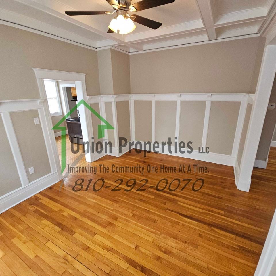 516 Glenwood Ave #1 - Photo 3 of 28