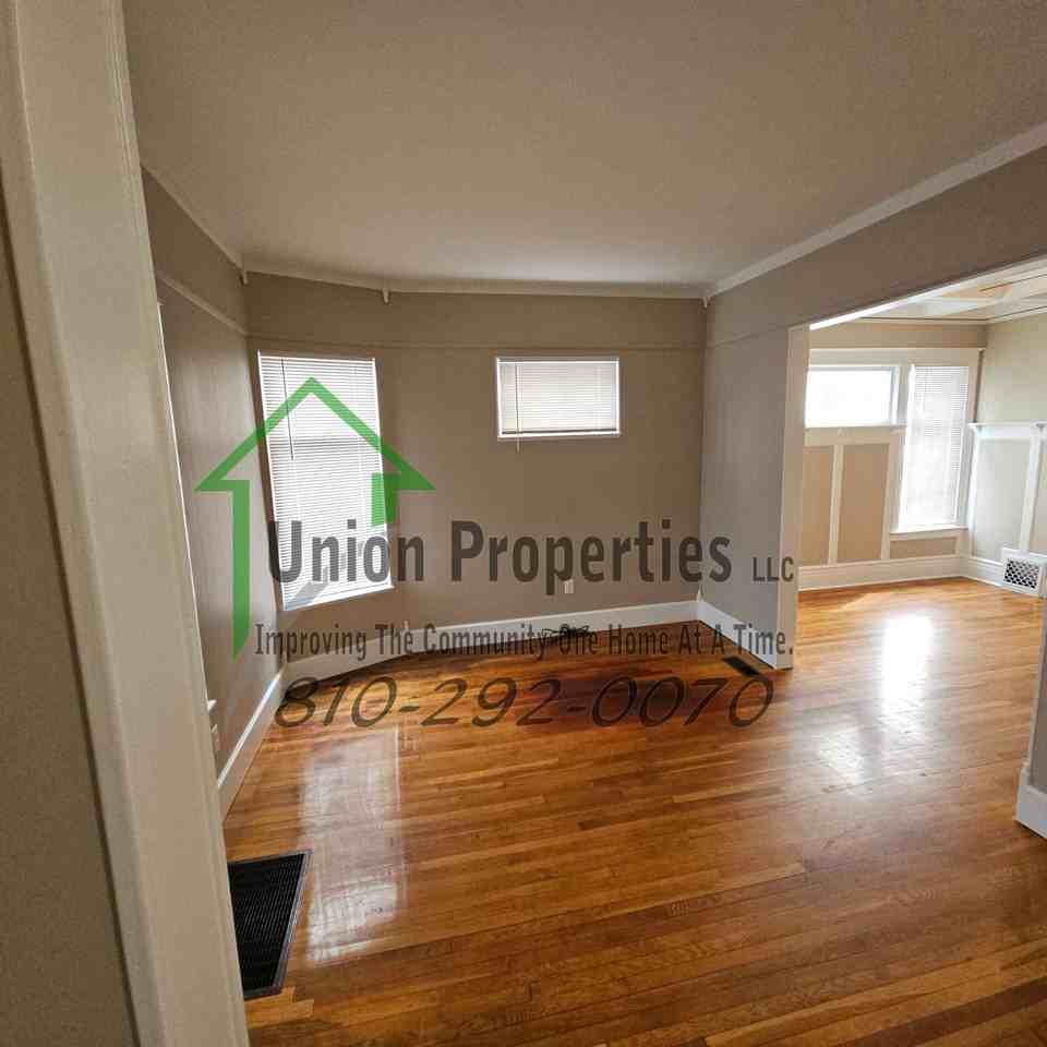 516 Glenwood Ave #1 - Photo 4 of 28