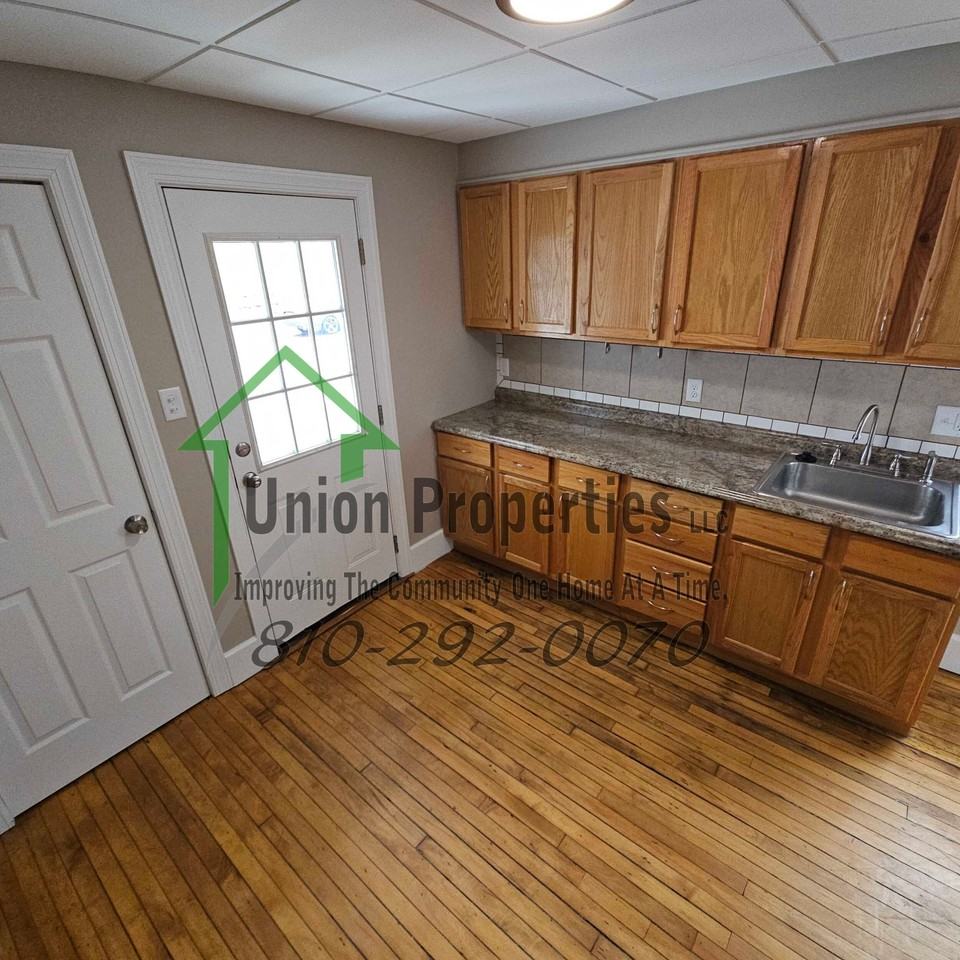 516 Glenwood Ave #1 - Photo 7 of 28