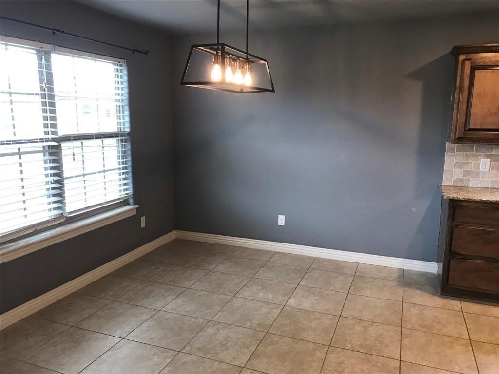 709 Olivia Ln - Photo 4 of 8