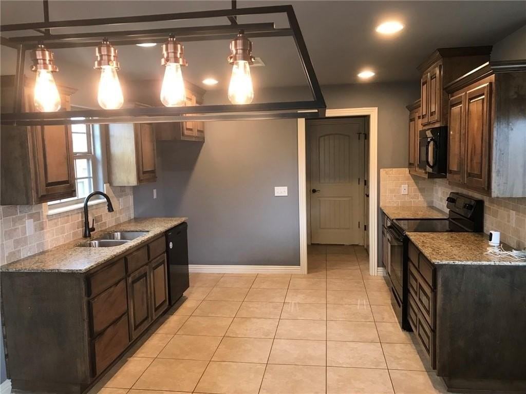 709 Olivia Ln - Photo 5 of 8