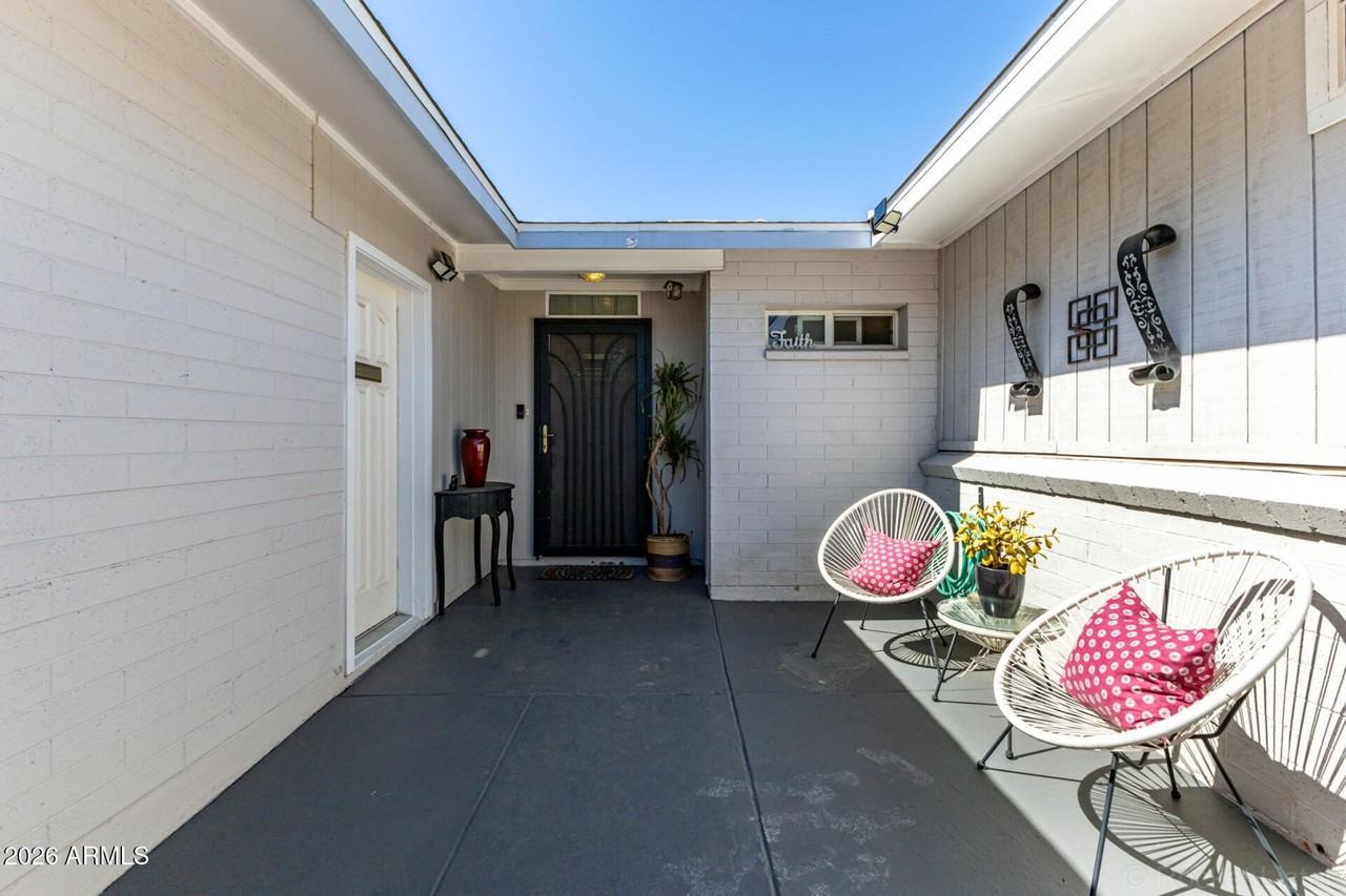 9832 N 29th St - Photo 3 of 43