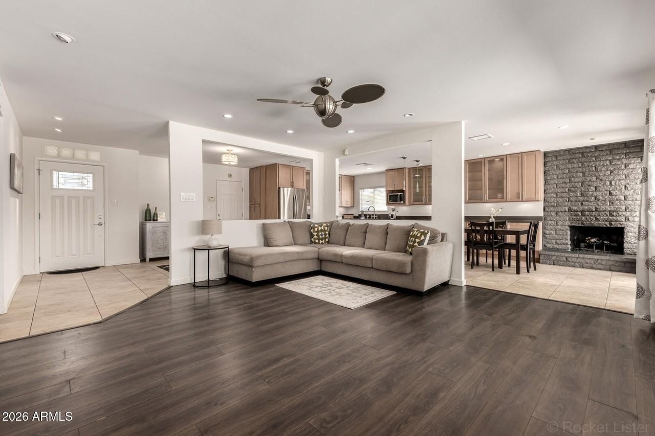 9832 N 29th St - Photo 5 of 43