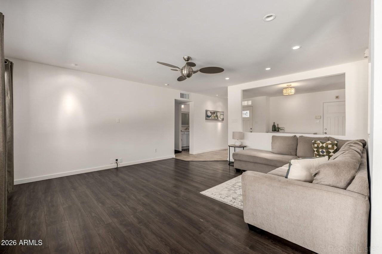 9832 N 29th St - Photo 6 of 43