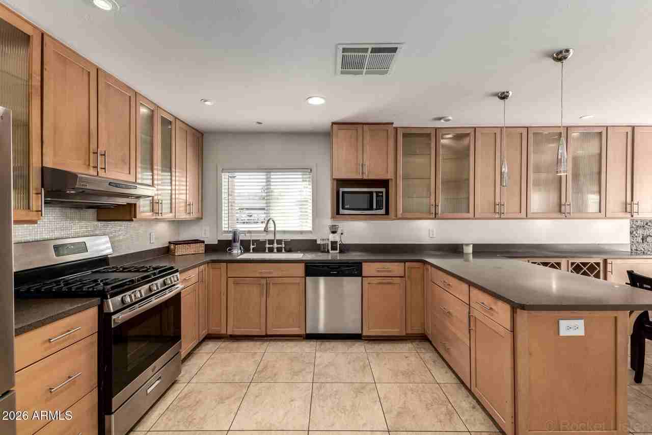 9832 N 29th St - Photo 7 of 43