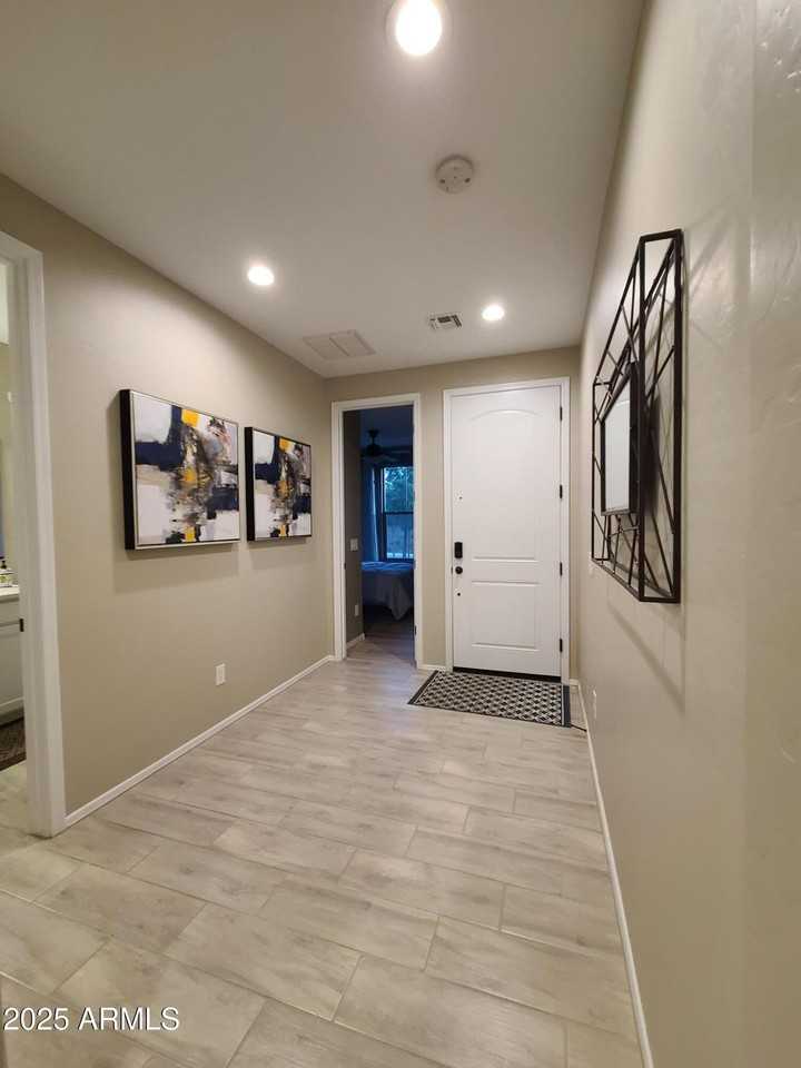 1666 E Lee Dr - Photo 2 of 30