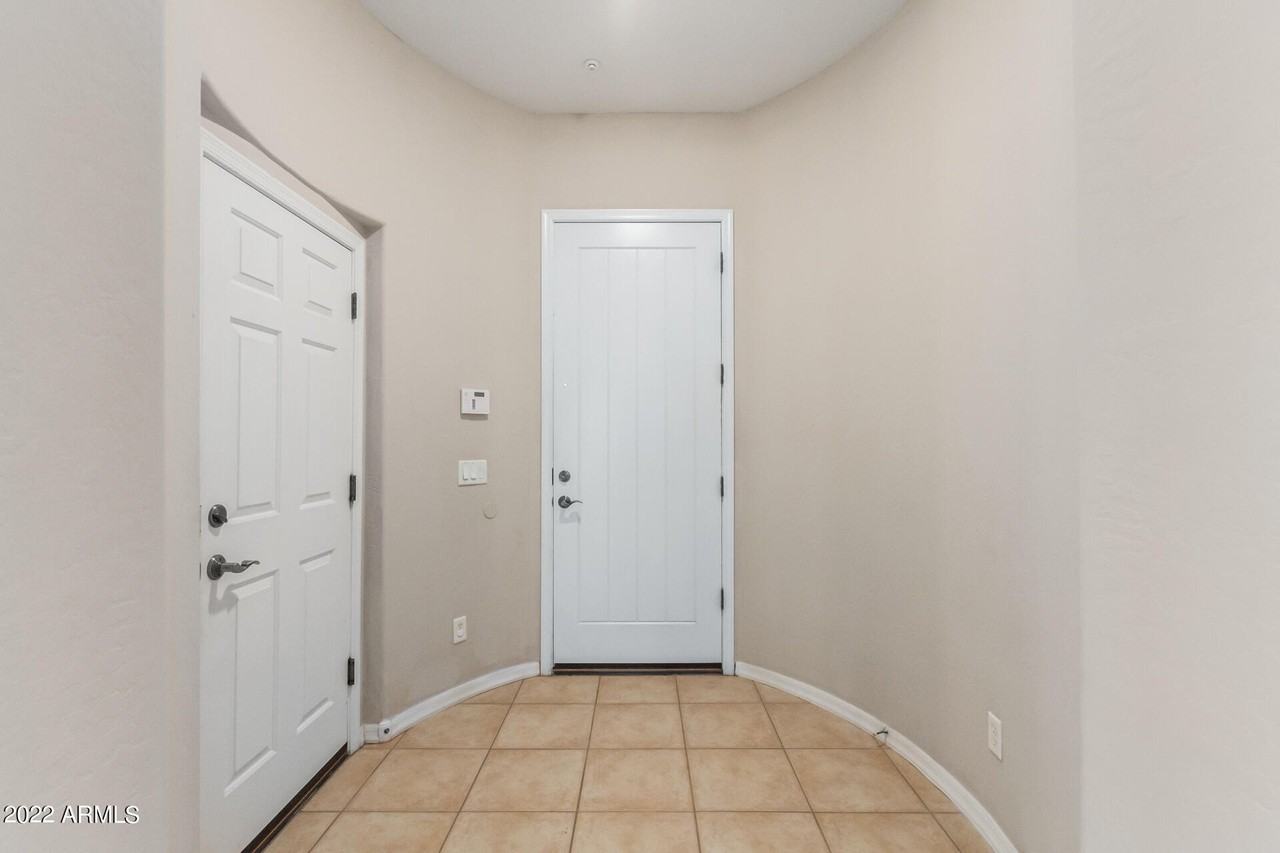 13582 S 184th Ave - Photo 5 of 39