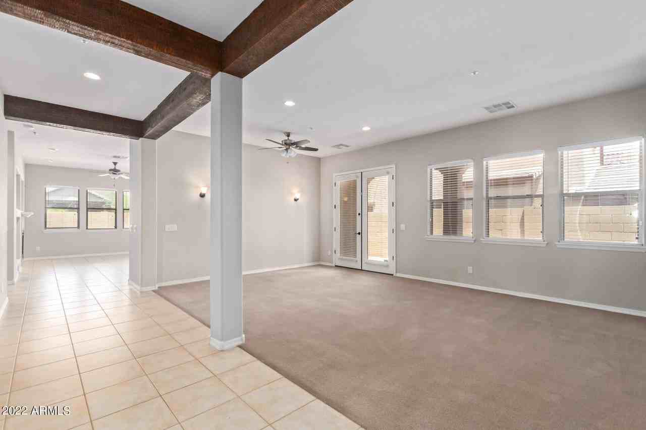 13582 S 184th Ave - Photo 6 of 39