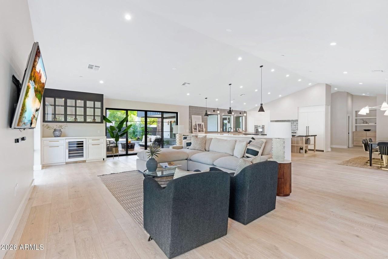 3842 E San Miguel Ave - Photo 6 of 50