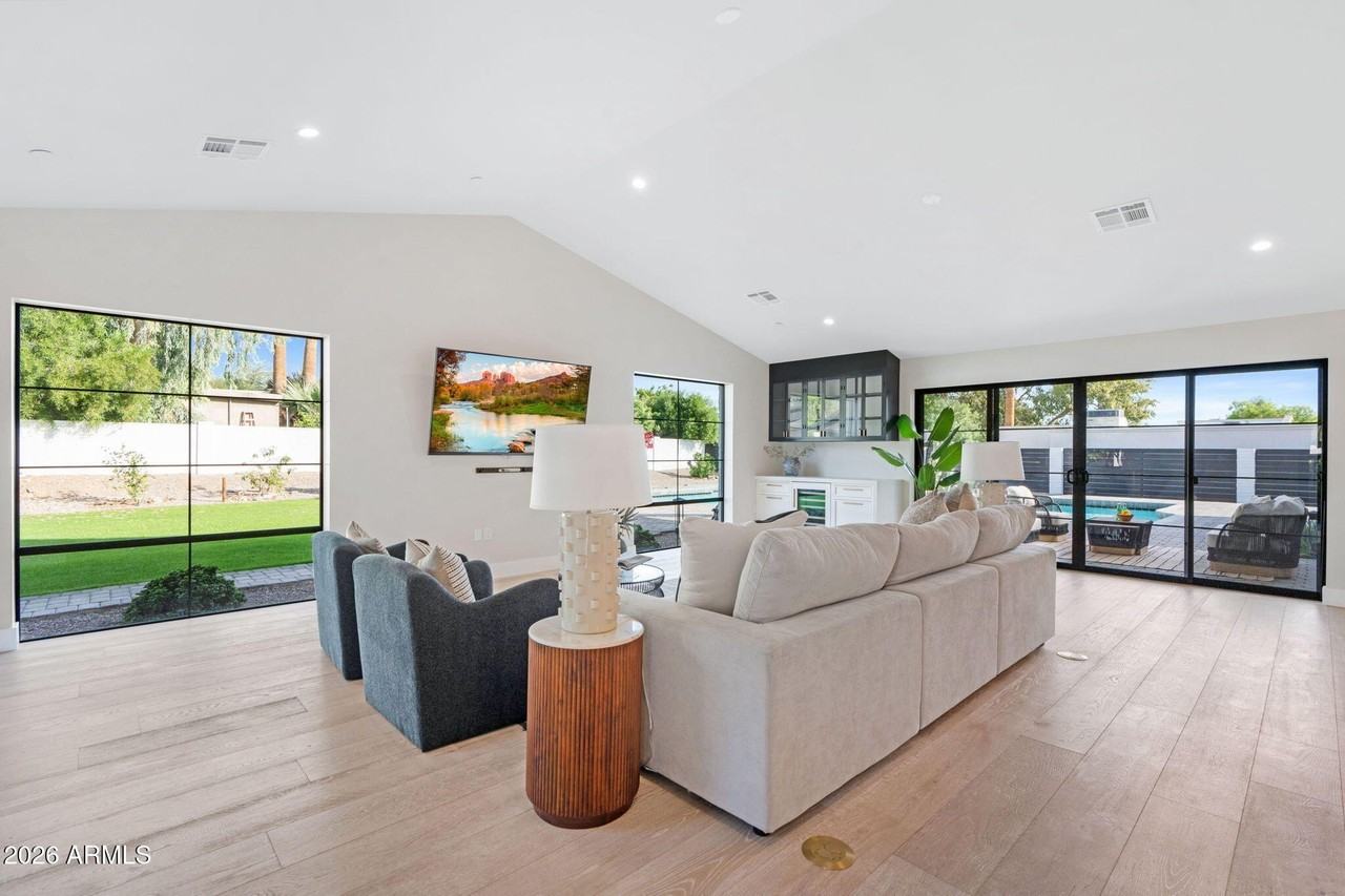 3842 E San Miguel Ave - Photo 7 of 50