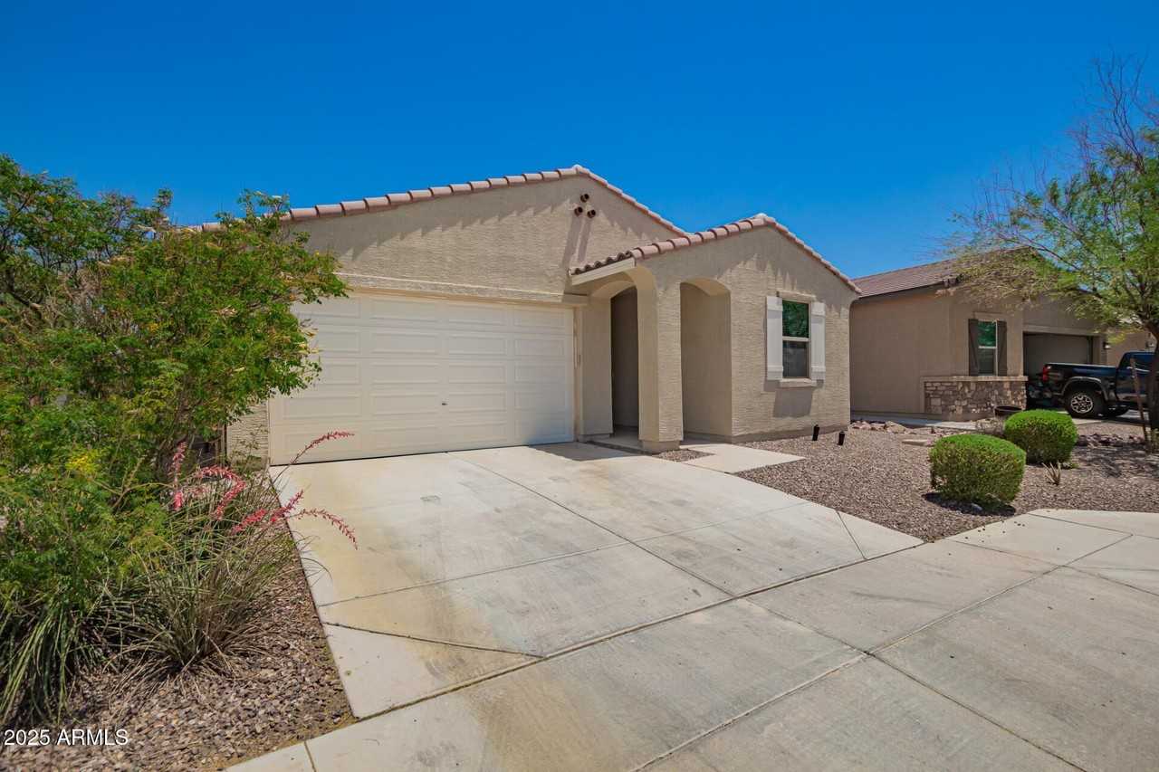 4123 S 97th Dr - Photo 3 of 32