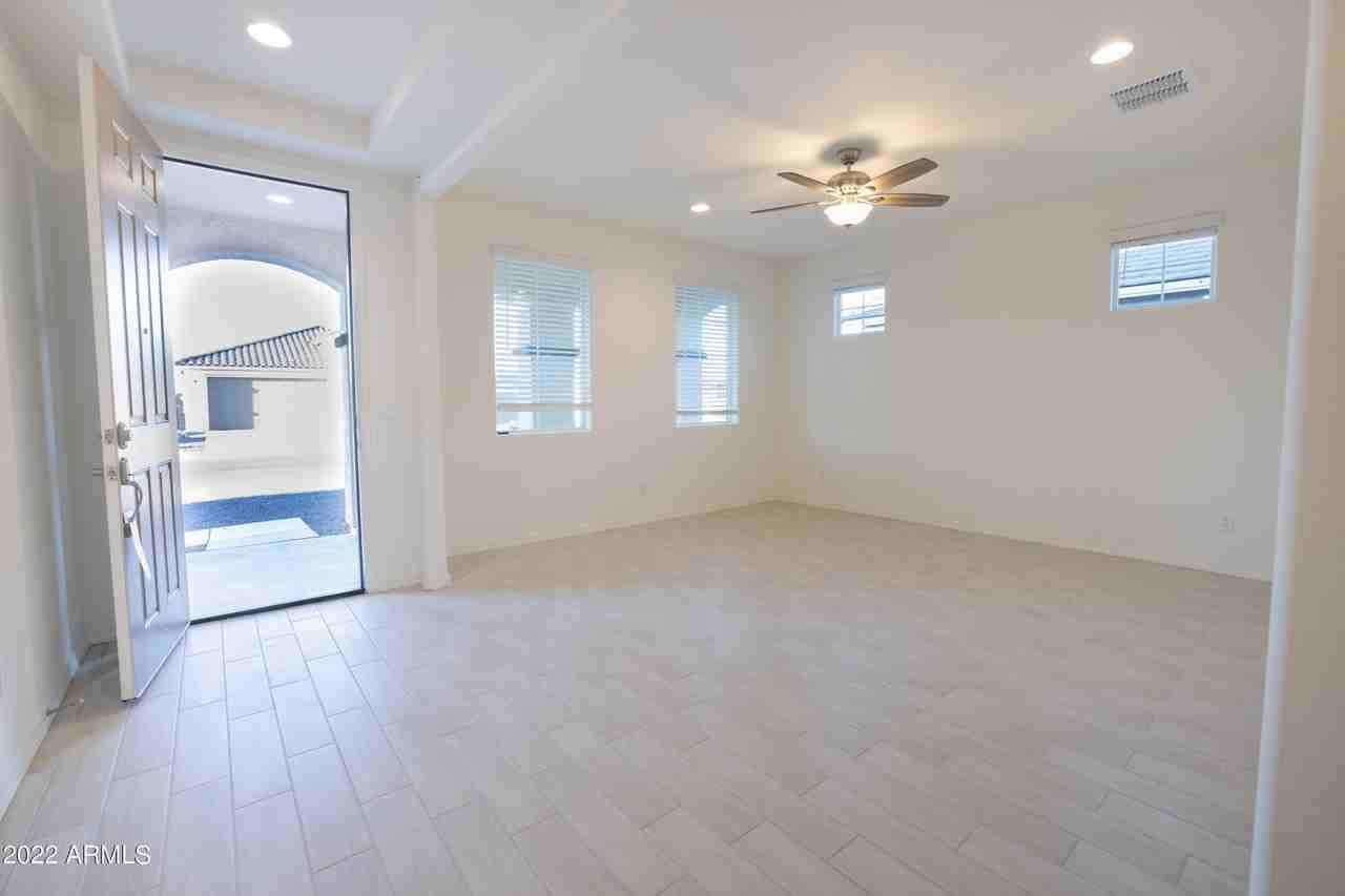 8437 W Medlock Dr Unit 035 - Photo 5 of 24