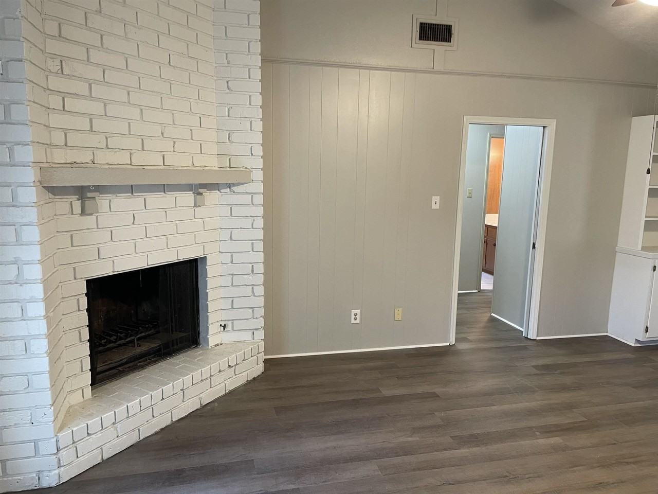 930 Chatwood Dr - Photo 3 of 23