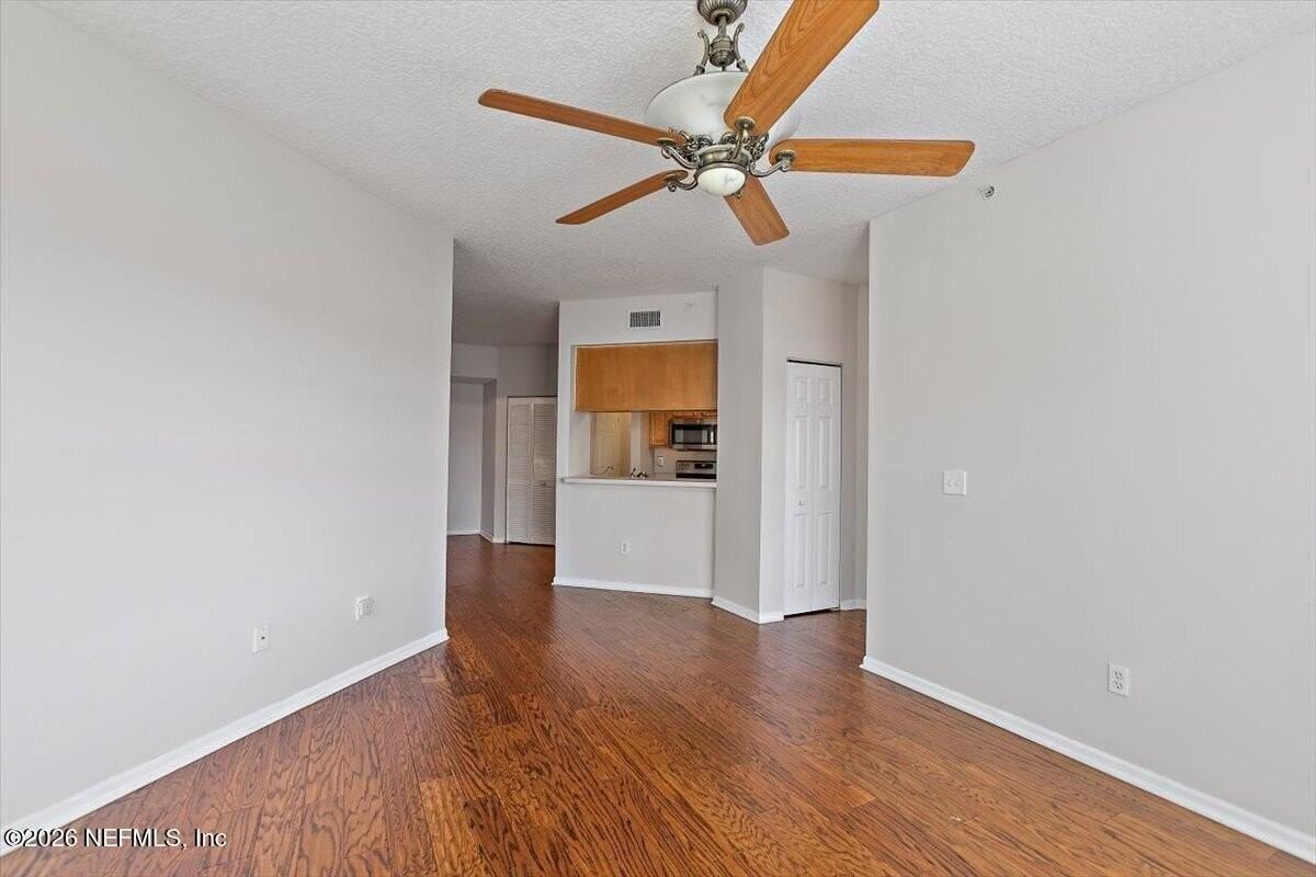 1010 Bella Vista Blvd - Photo 3 of 17