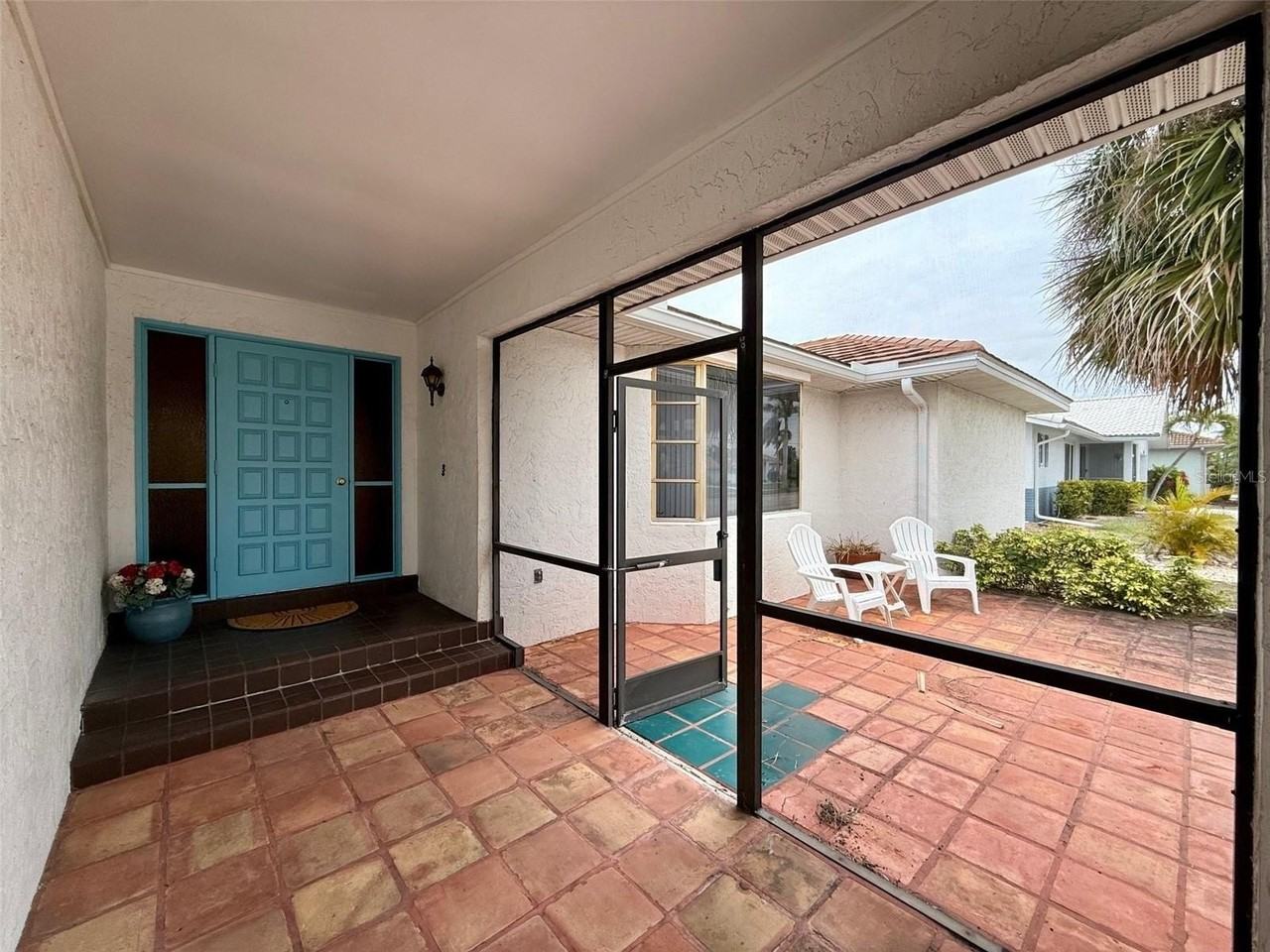 2460 W Marion Ave - Photo 4 of 33