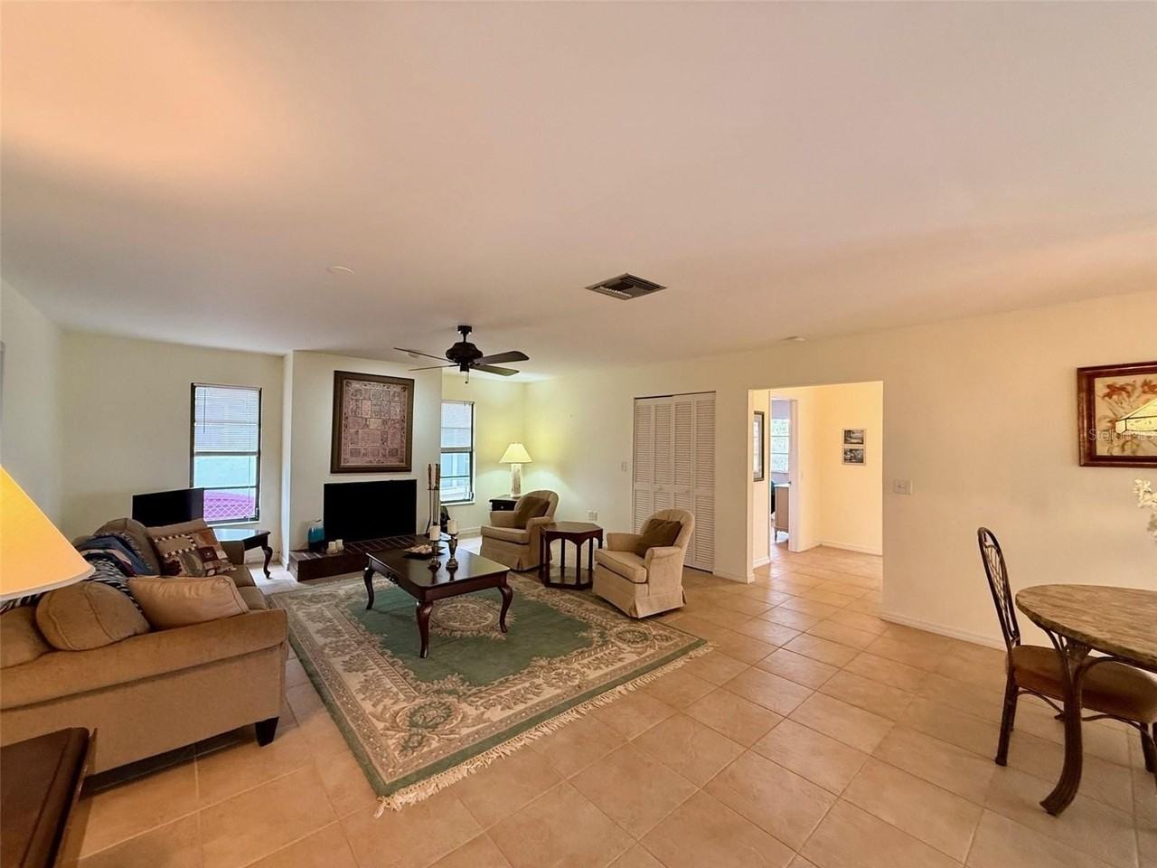 2460 W Marion Ave - Photo 7 of 33