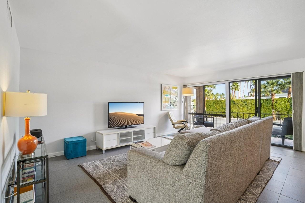 2727 S Sierra Madre Unit 5 - Photo 5 of 47