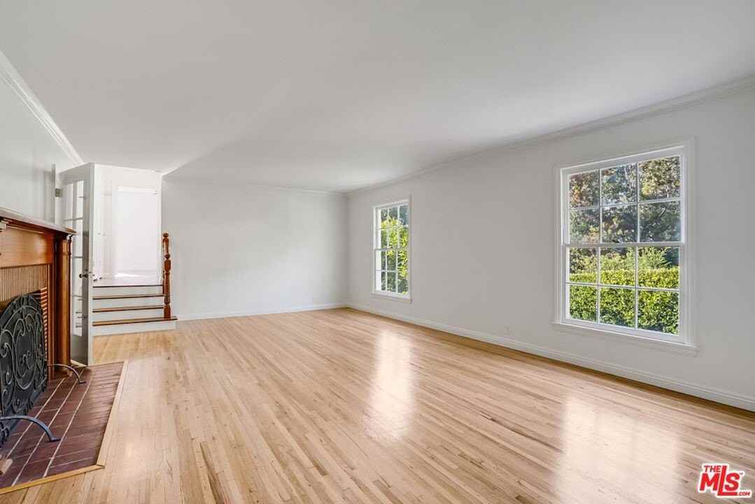 3246 Benda St - Photo 6 of 29