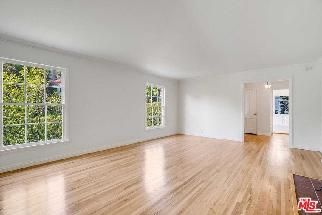 3246 Benda St - Photo 7 of 29