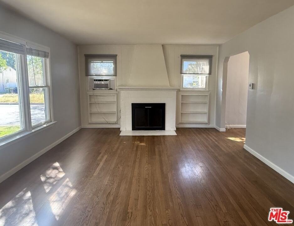 11527 Albers St - Photo 3 of 25