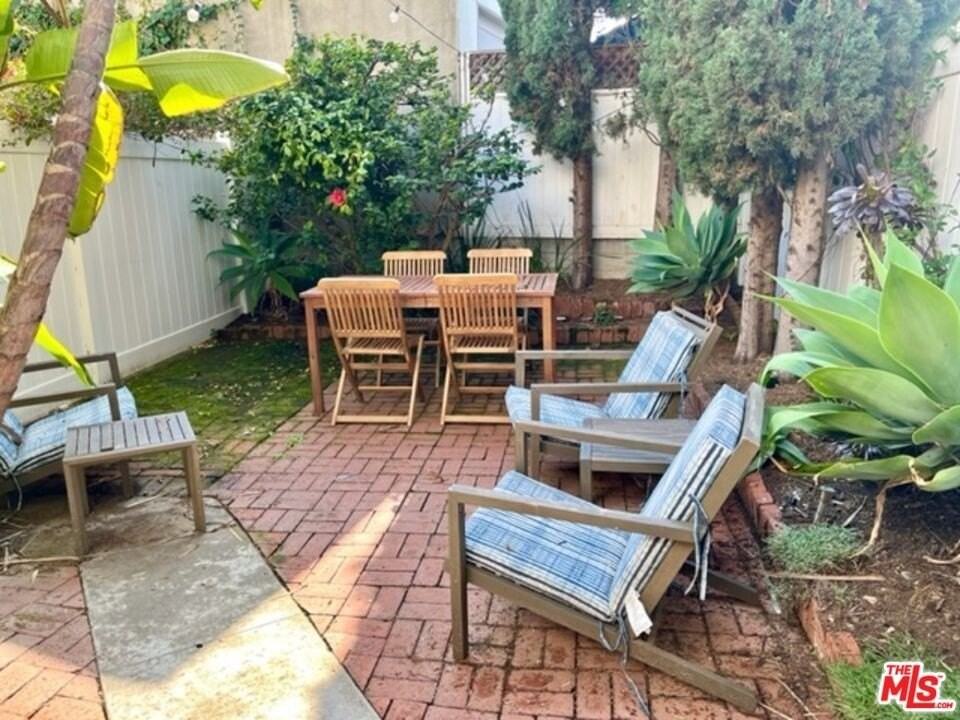 1727 1/2 Malcolm Ave - Photo 2 of 17