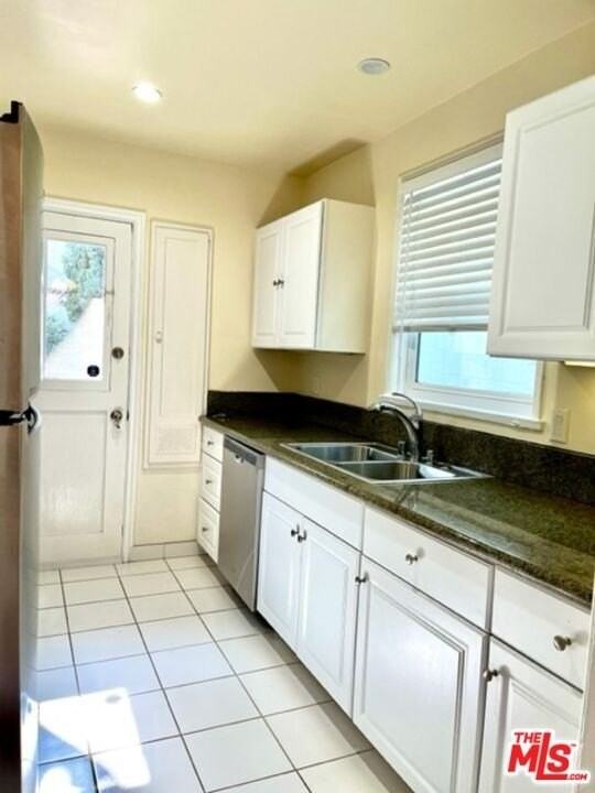 1727 1/2 Malcolm Ave - Photo 7 of 17