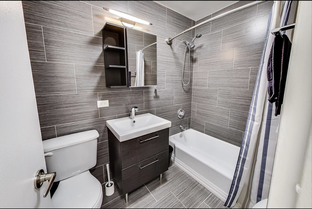 6301 N Sheridan Rd #7C - Photo 5 of 13