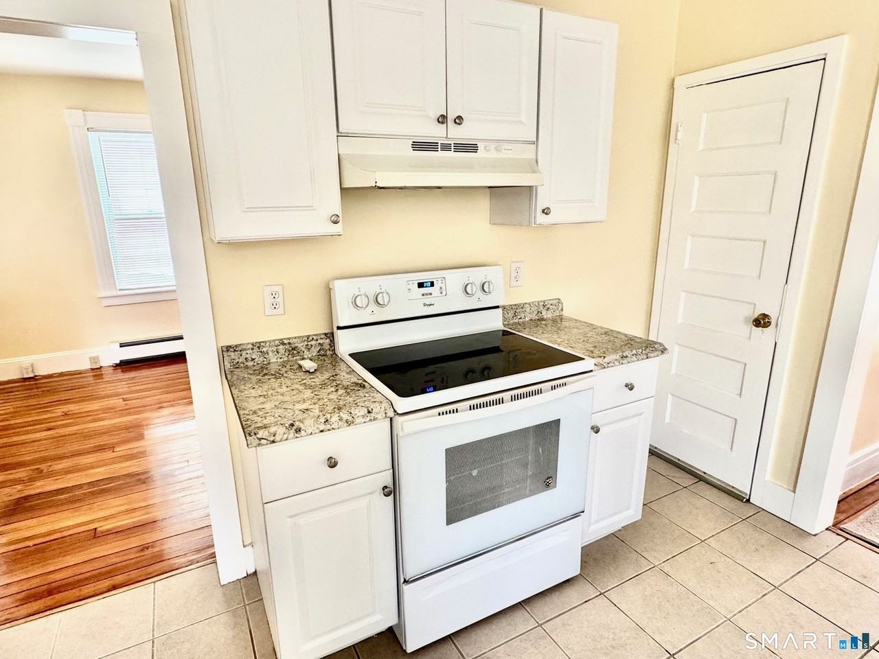 303 Millville Ave - Photo 6 of 35